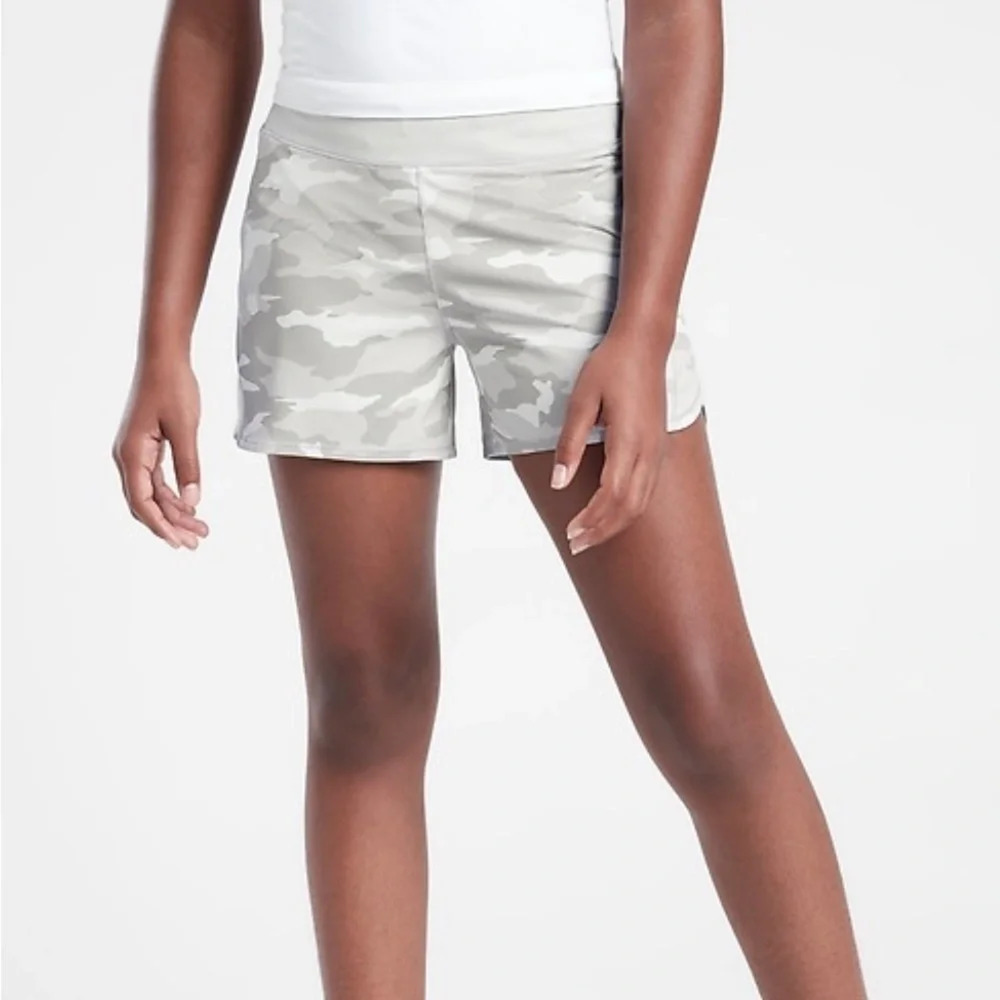 Athleta Girl Printed Record Breaker 3" Shorts XXL 16 Gray Pistachio Pockets Logo